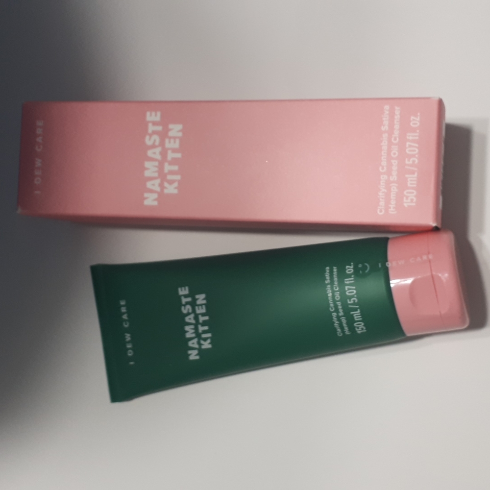 BNIB I see care Namaste kitten clarifying oil cleanser